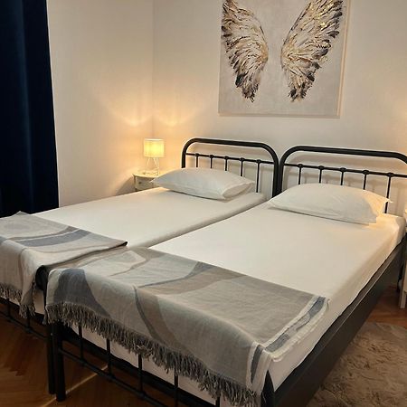 Апартаменты Apartman L&A Биоград-на-Мору Экстерьер фото