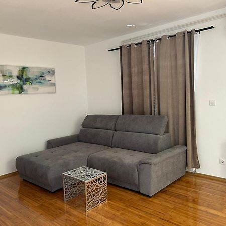 Апартаменты Apartman L&A Биоград-на-Мору Экстерьер фото