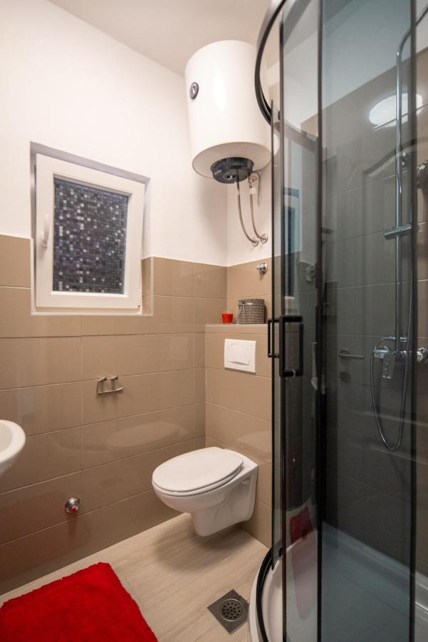 Апартаменты Apartman L&A Биоград-на-Мору Экстерьер фото