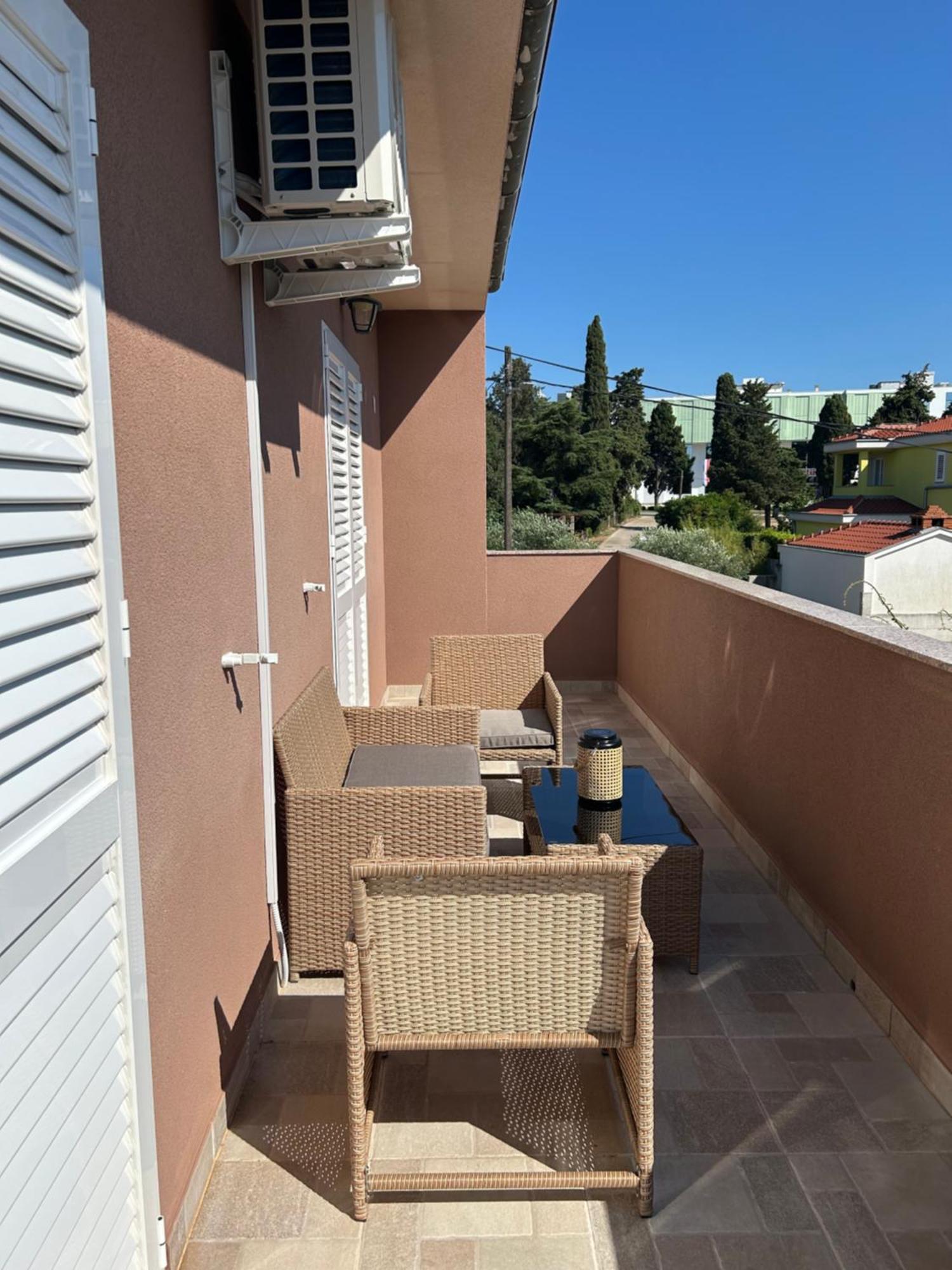 Апартаменты Apartman L&A Биоград-на-Мору Экстерьер фото