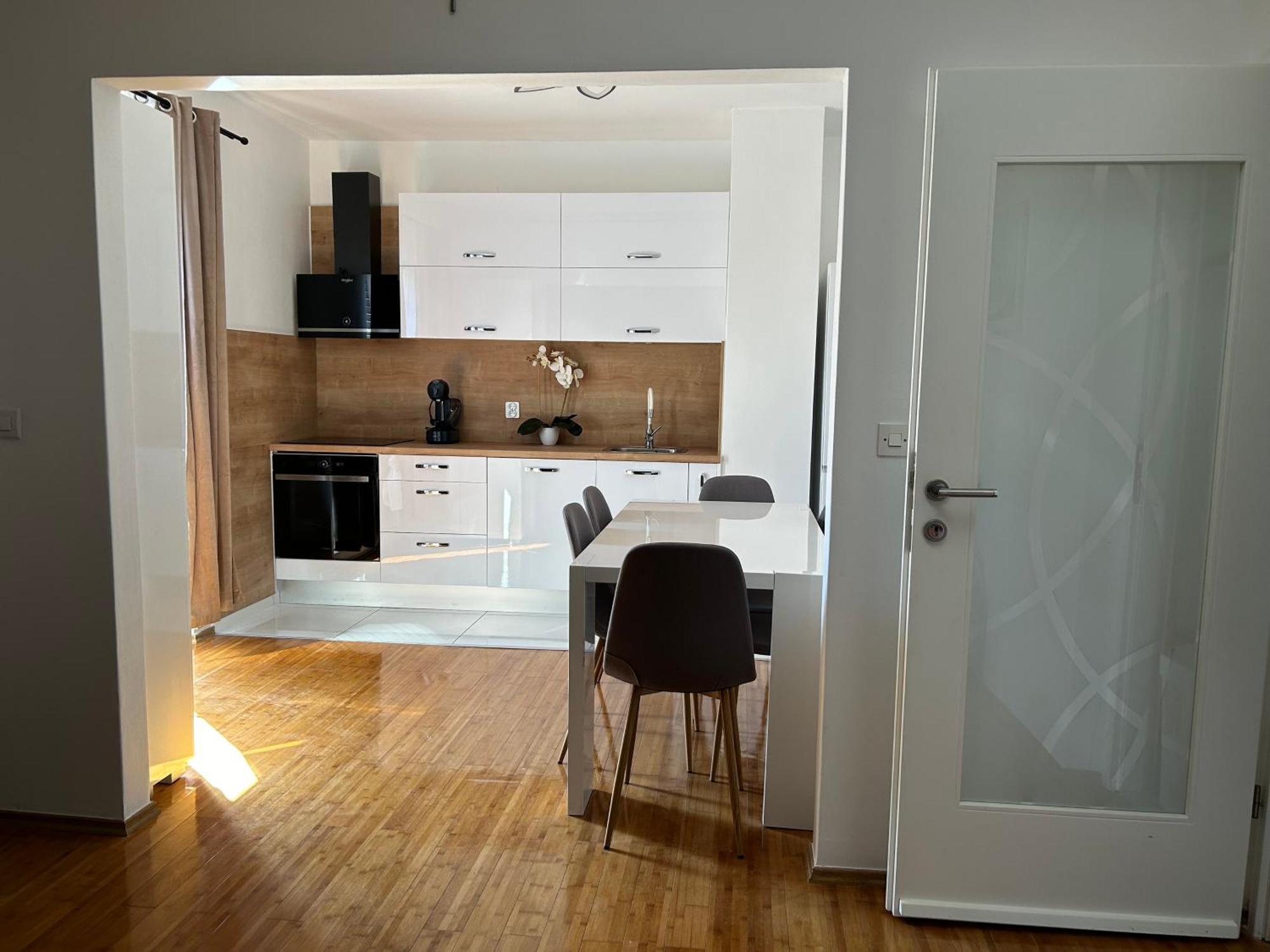 Апартаменты Apartman L&A Биоград-на-Мору Экстерьер фото
