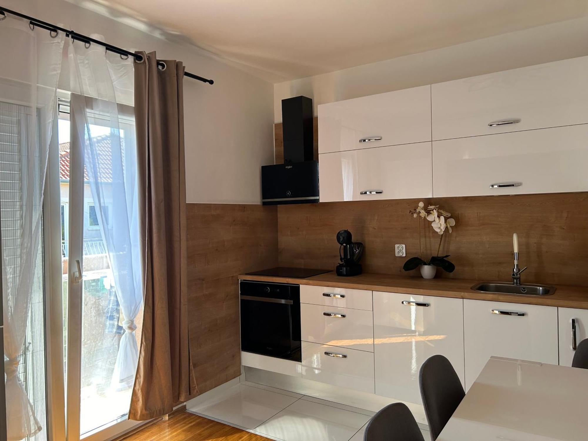 Апартаменты Apartman L&A Биоград-на-Мору Экстерьер фото