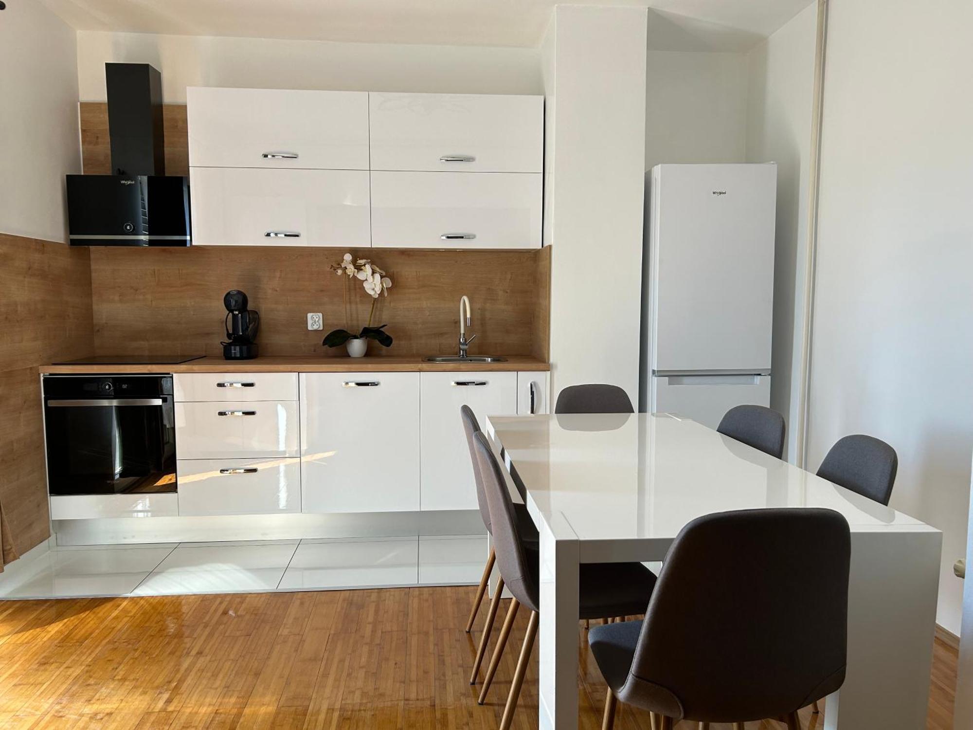 Апартаменты Apartman L&A Биоград-на-Мору Экстерьер фото