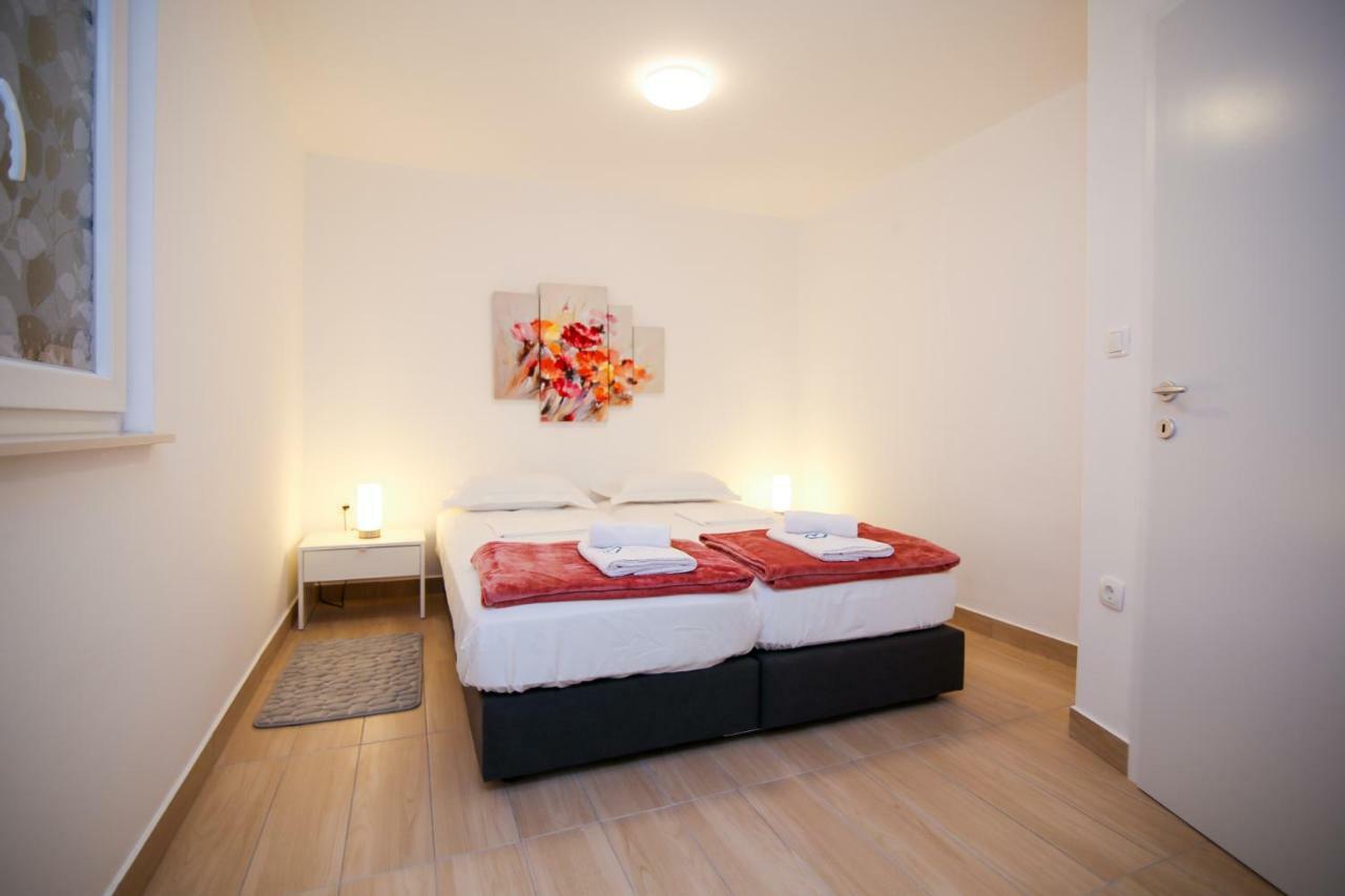 Апартаменты Apartman L&A Биоград-на-Мору Экстерьер фото