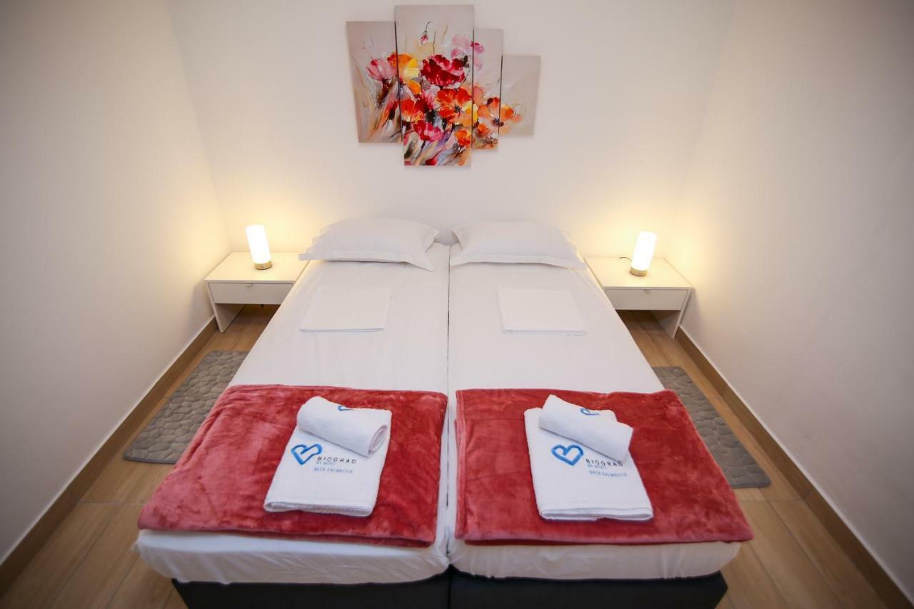 Апартаменты Apartman L&A Биоград-на-Мору Экстерьер фото