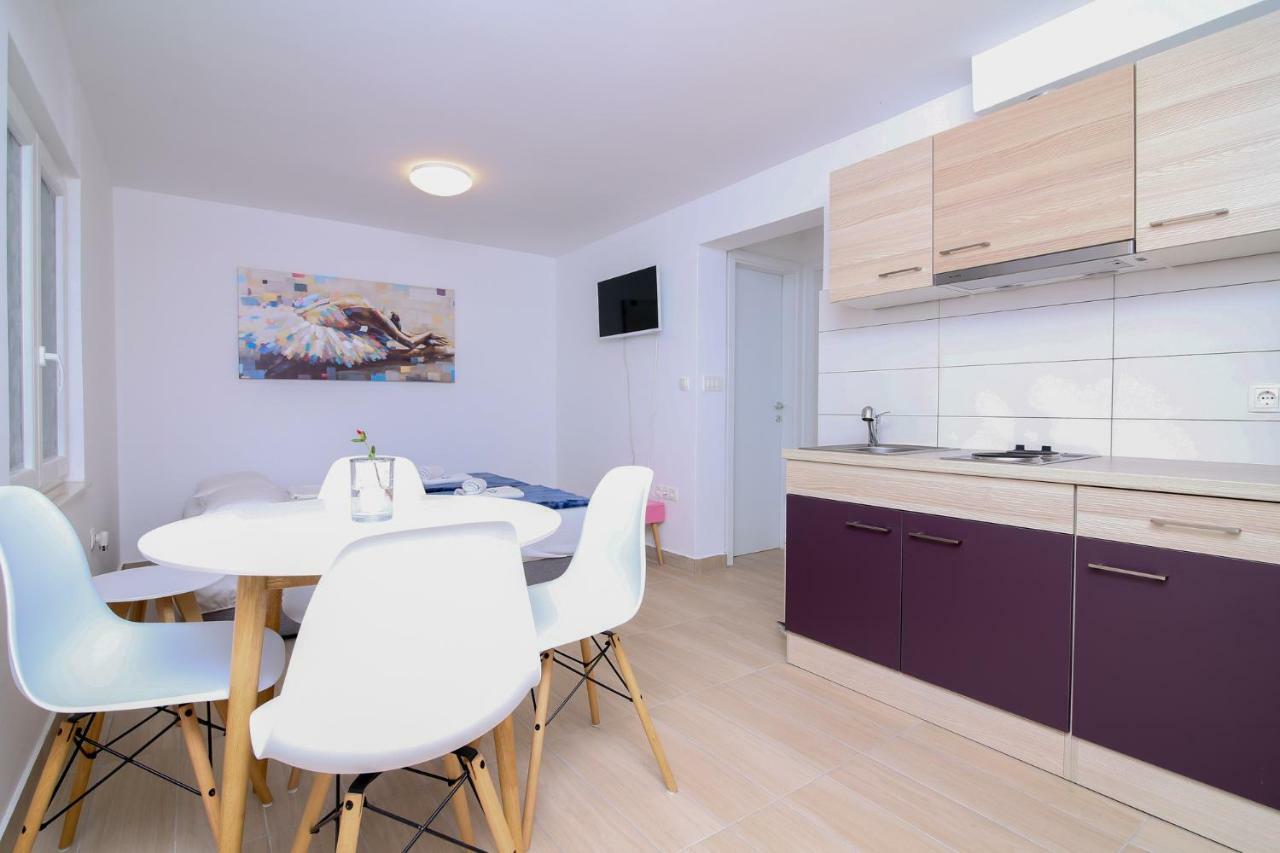 Апартаменты Apartman L&A Биоград-на-Мору Экстерьер фото