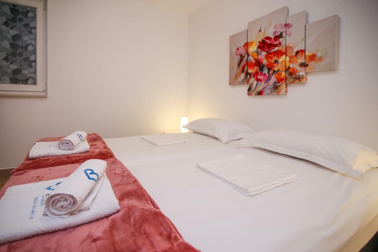 Апартаменты Apartman L&A Биоград-на-Мору Экстерьер фото