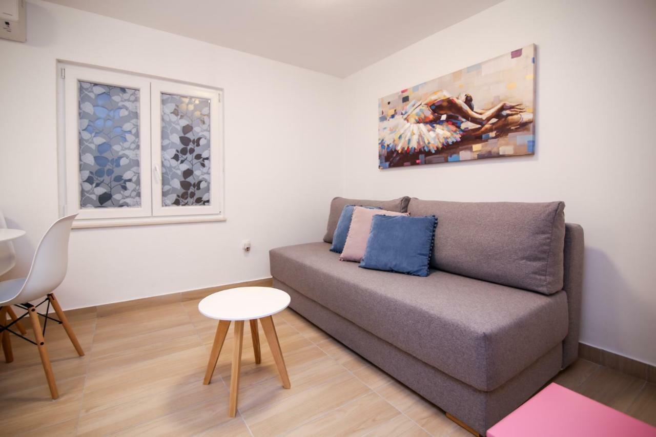 Апартаменты Apartman L&A Биоград-на-Мору Экстерьер фото